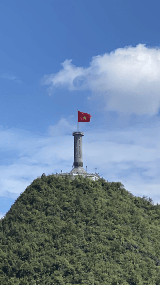 Lung Cu Flagpole